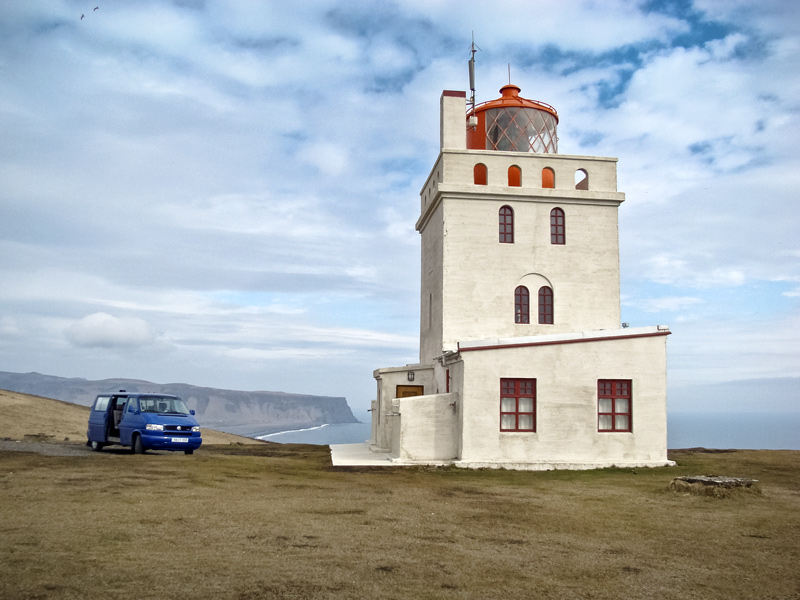 Маяк на полуострове DyrhólaeyДирхоулаэй