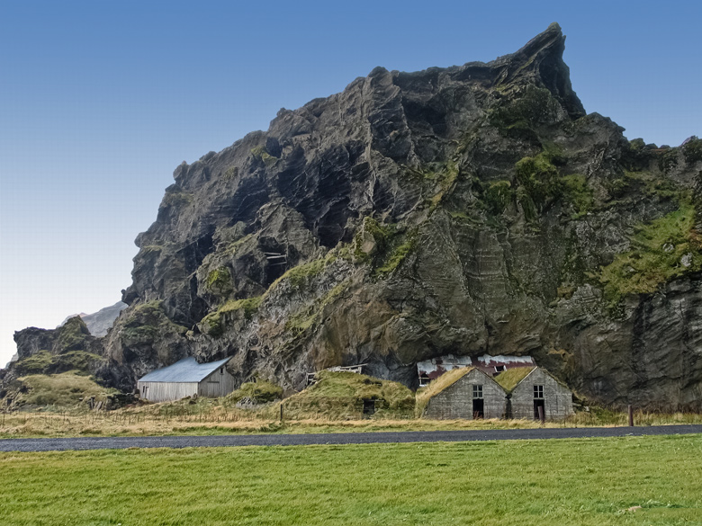 Южный берег ИсландииWhen the Raven Flies