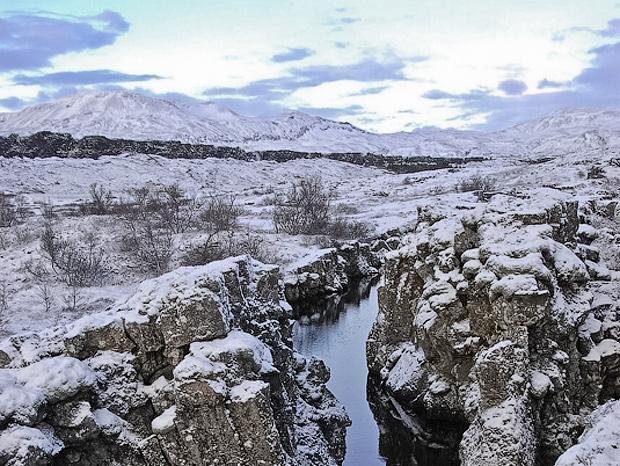 Между континентамиОзеро Тингвадлаватн