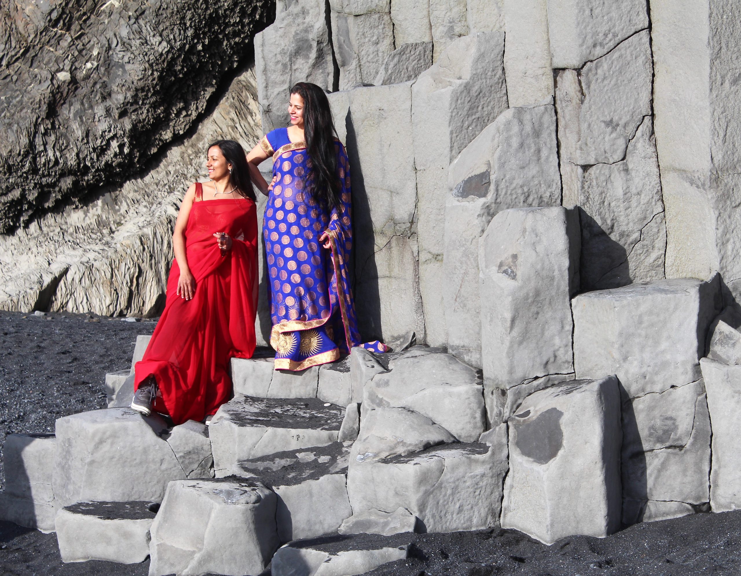 Волны в сникерсахЧернуха на чёрном пляже