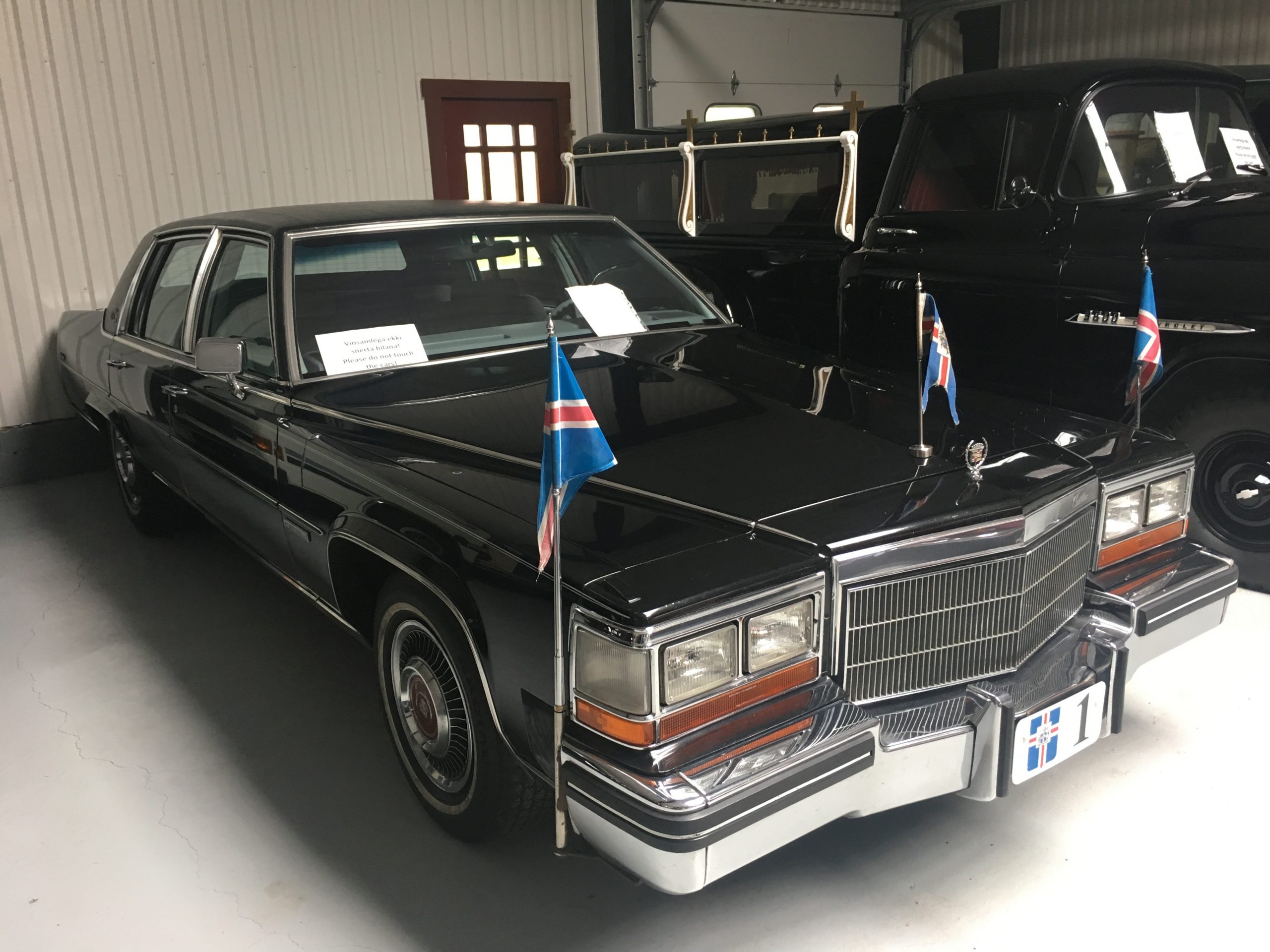 Трабант в плейлисте, Мерседес в гаражеНовая машина исландского премьера