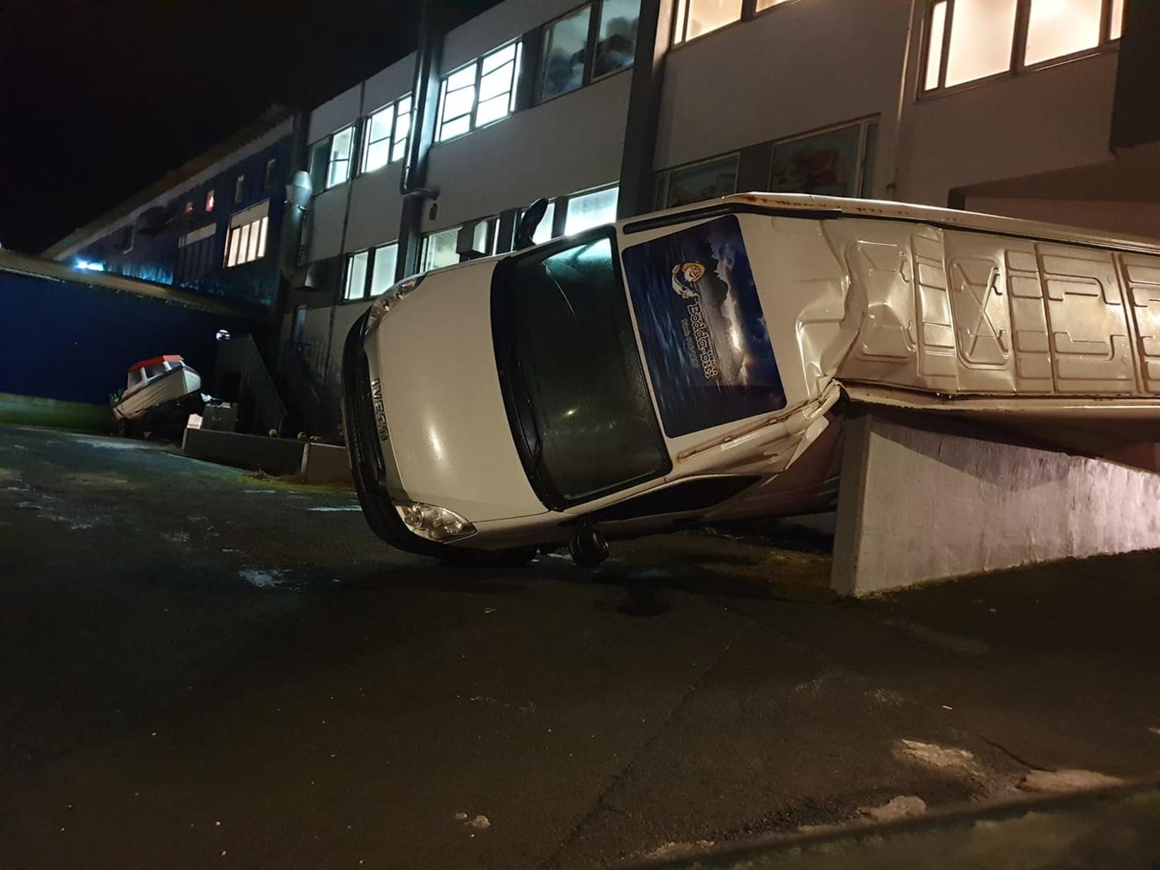 СуперциклонЗори нетихие