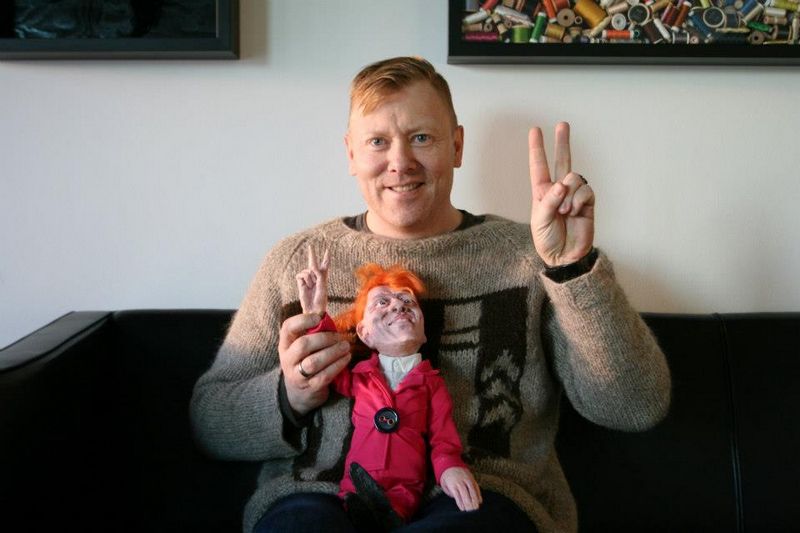 Мэр Йоун Гнарр обзавелся куклой в собственном образе и подобииНовостной портал «Vísir», 26 ноября 2012 года
