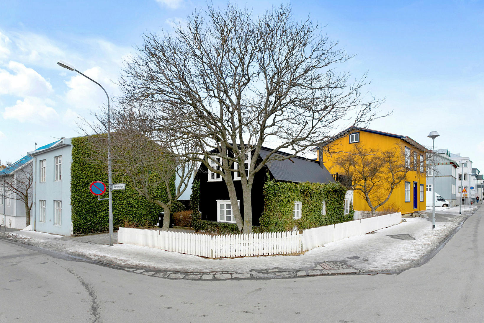 Домик в 101 Рейкьявик, купленный режиссером у музыканта, фото из исландской прессы