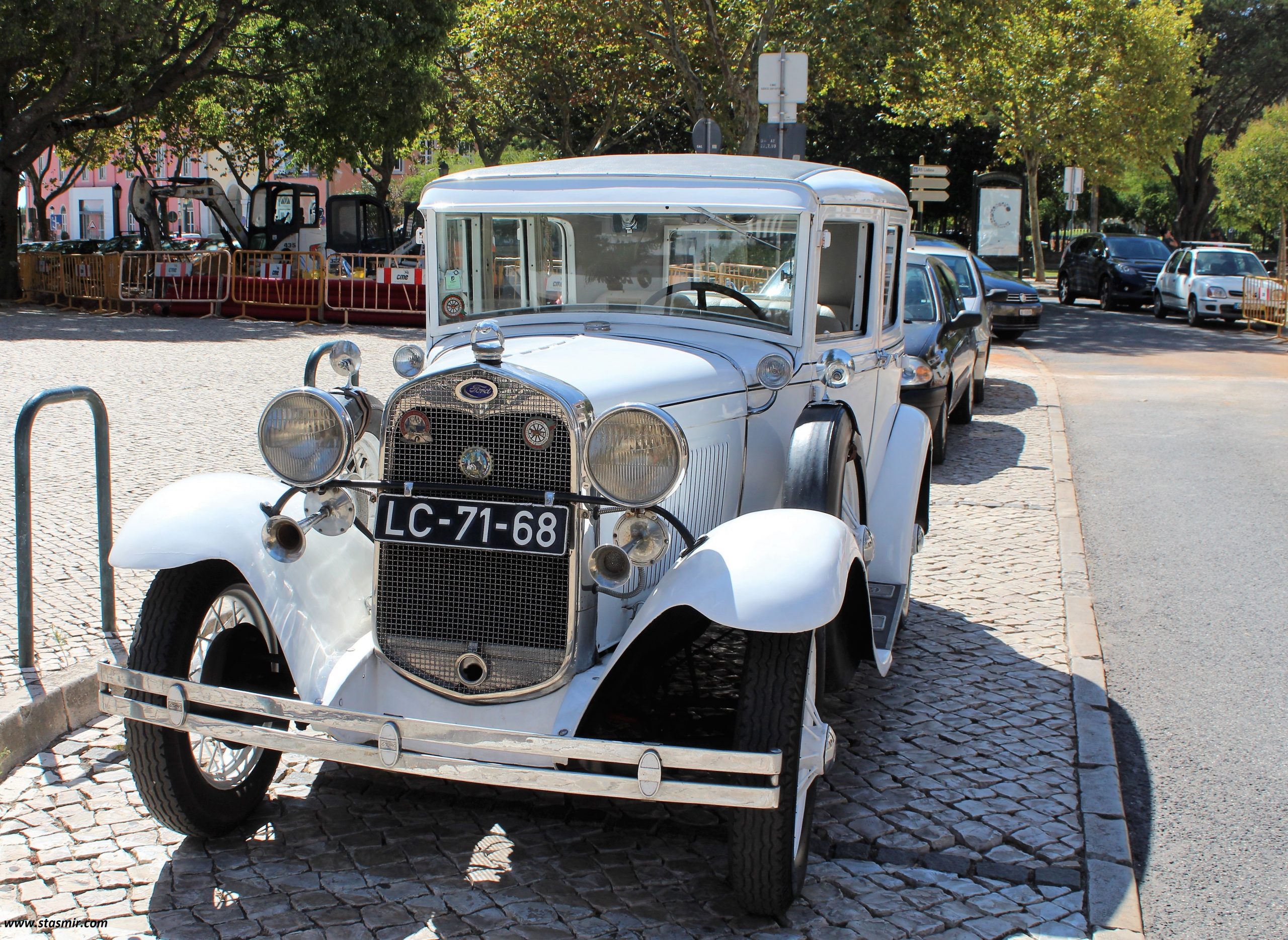 Коррупция лайтМерседесы и чиновники