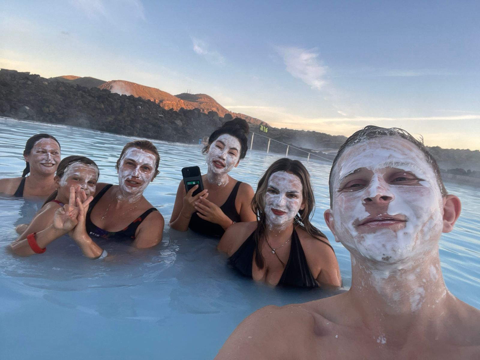 Сколько турист тратит в Исландии?Тысячу в день