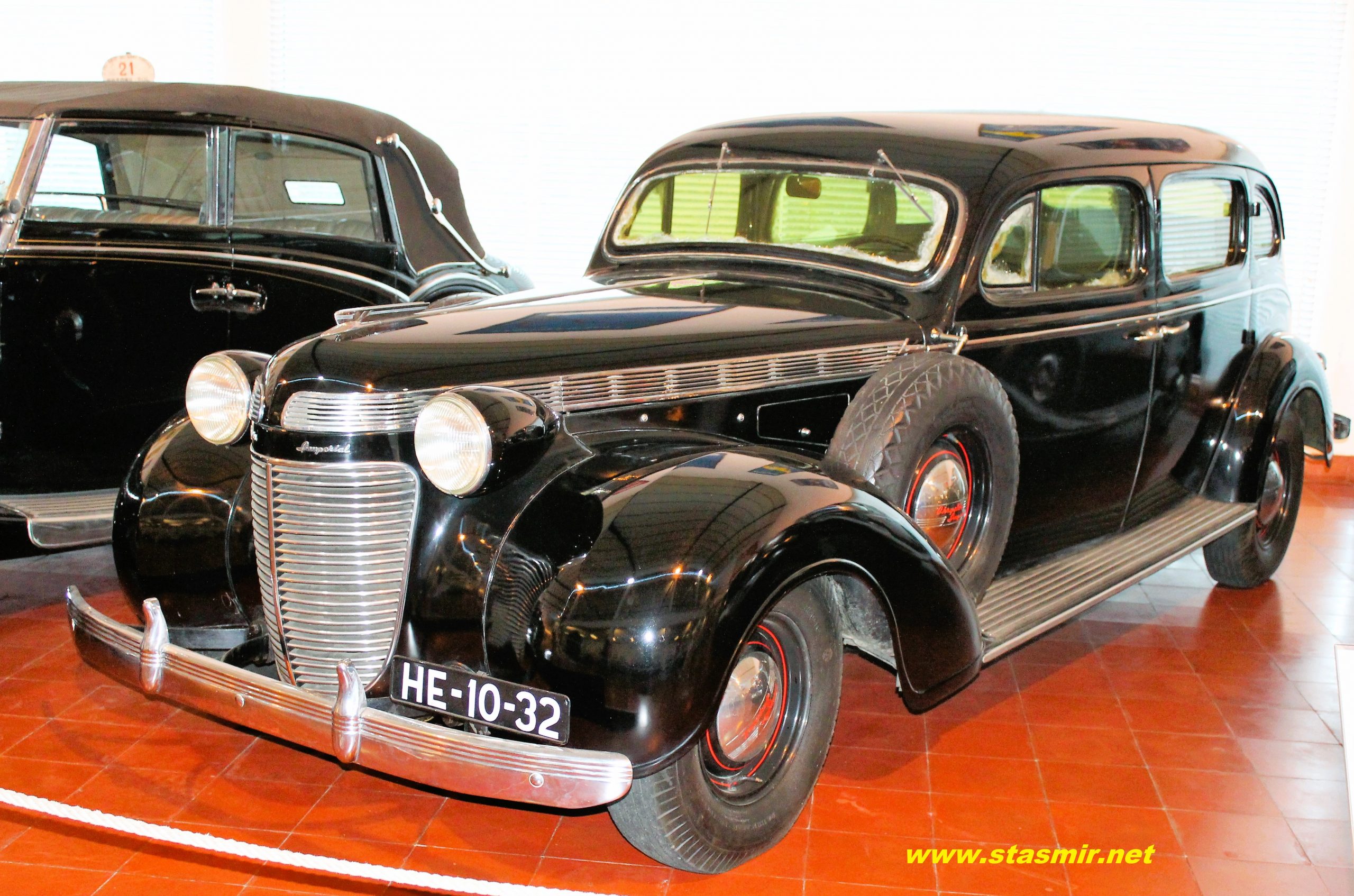 Крайслер – оружие пролетариатаКак коммунисты бежали из португальского Алькатраса