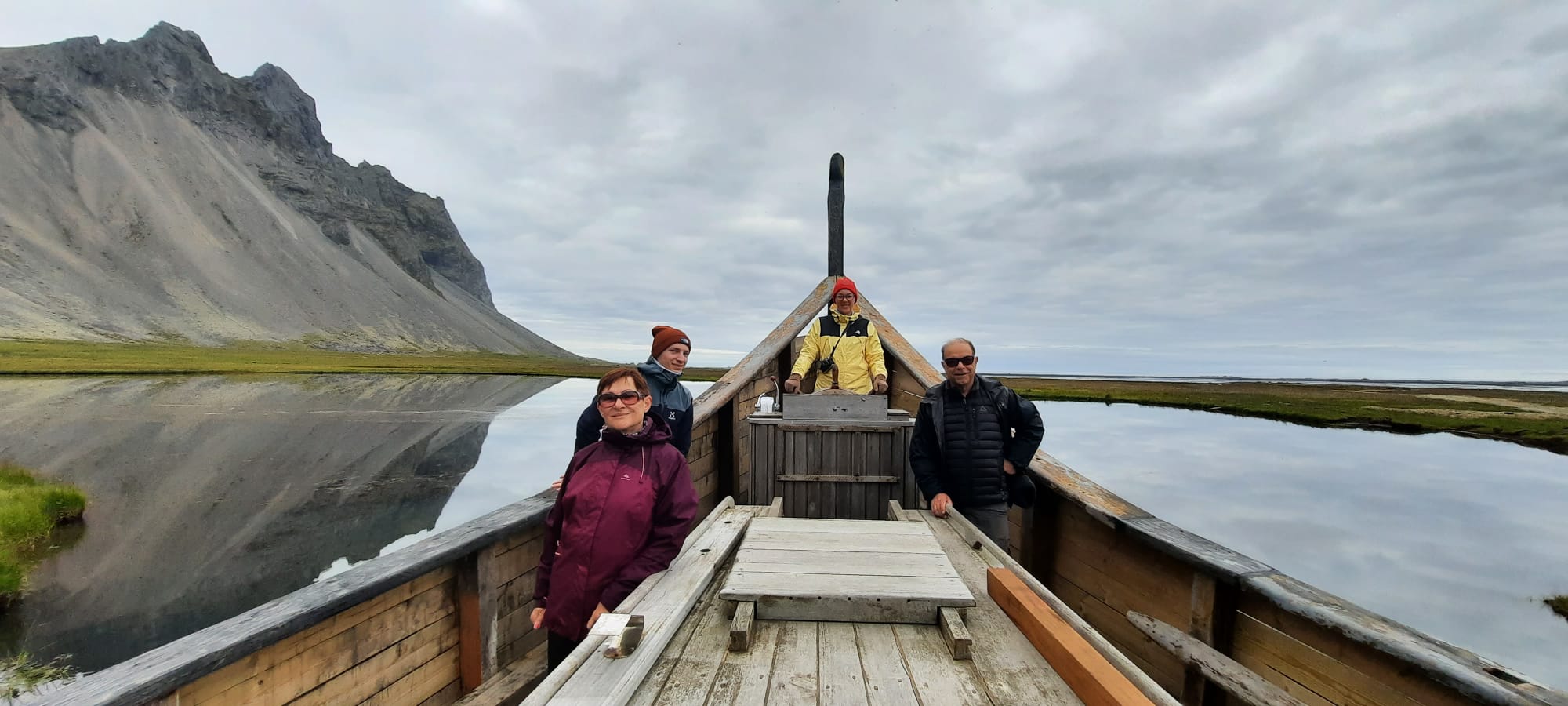 Путешествие из Акюрейри в РейкьявикНа автобусе дороже, чем на самолете через Лондон